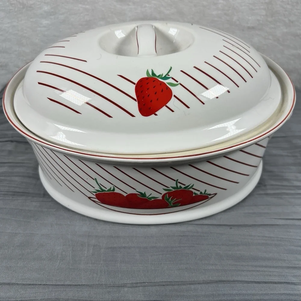 Mikasa Ultra Ceram Bake & Serve Strawberries UP012‎ Oval Casserole Dish with Lid